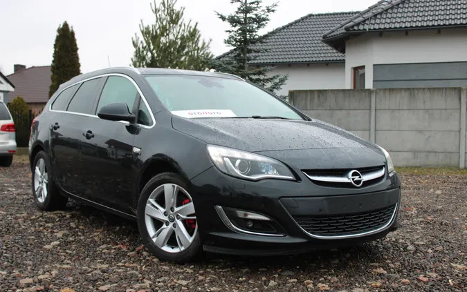 opel Opel Astra cena 28800 przebieg: 175000, rok produkcji 2013 z Tarnogród